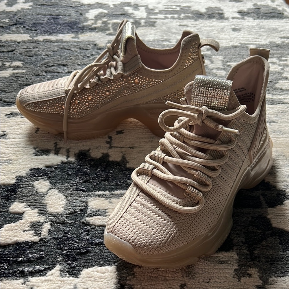 Steve Madden Maxima Women's Sneakers in Beige Never Worn!